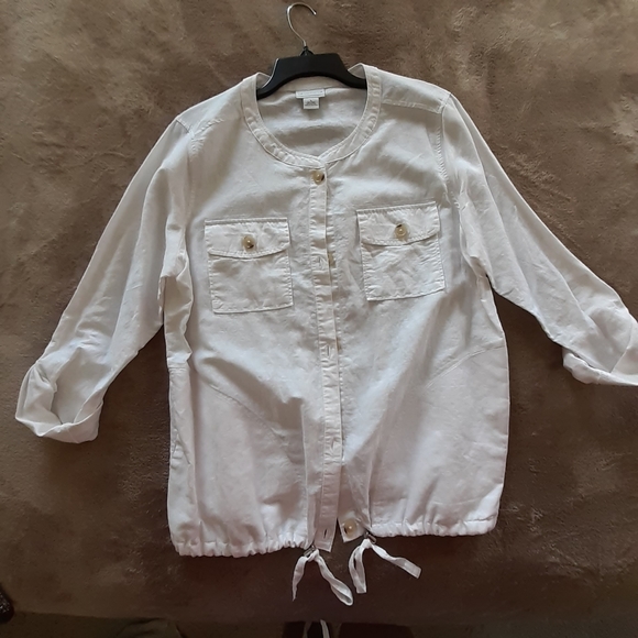 Liz Claiborne Other - Liz  Claiborne  White  Shirt  size   L.